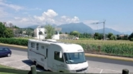 Nad Gardą – okolica Salo, które jest największą miejscowością na zachodnim brzegu jeziora Garda - zdjęcie 2