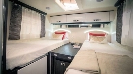 Gdzie te półintegry? Kamper Benimar Mileo 263 - zdjęcie 2