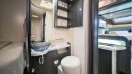 Gdzie te półintegry? Kamper Benimar Mileo 263 - zdjęcie 4