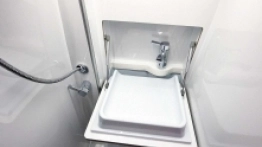 Ciekawe rozwiązanie w łazience – otwierany zlew - zdjęcie 7