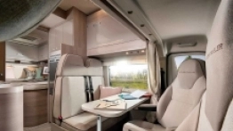 Stolik możemy rozłożyć i w ten sposób powiększyć przestrzeń - zdjęcie 15