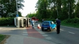 Groźna kolizja z udziałem kampera i fiata seicento - zdjęcie 1