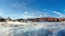 Latem temperatura wody w jeziorze sięga 38°C! - zdjęcie 1