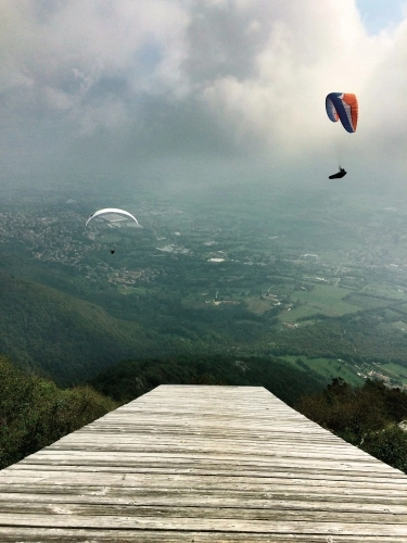 Paralotniarstwo pozwala zwiedzić rejony,  do których zazwyczaj się nie zagląda - zdjęcie 2
