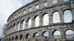 To nie rzymskie Koloseum, choć starożytna arena  w miejscowości Pula może się z nią kojarzyć - zdjęcie 2