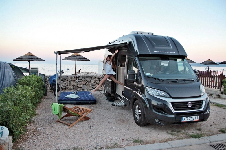 Jak czarny kamper Pathfinder XS sprawdza si