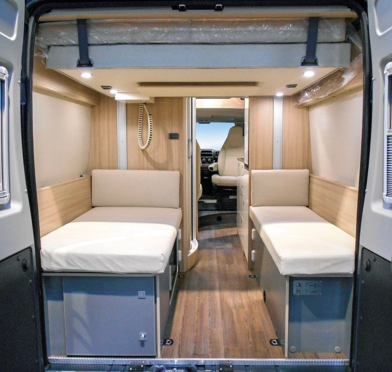 Jak wygodnie spać w kampervanie? Sprawdziliśmy