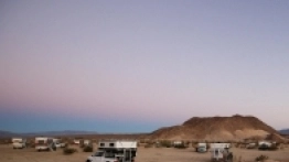 Kabiny mieszkalne Pop-up firmy Four Wheel Campers - zdjęcie 1