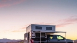 Kabiny mieszkalne Pop-up firmy Four Wheel Campers - zdjęcie 7