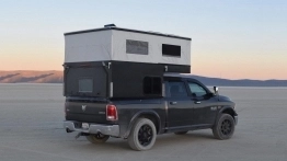 Kabiny mieszkalne Pop-up firmy Four Wheel Campers - zdjęcie 13