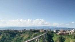 Catanzaro. Tętniące życiem miasto zbudowane na wzgórzach i połączone mostami - zdjęcie 5