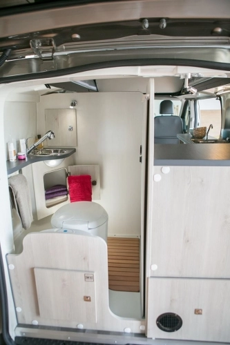 Kamper-bus z toaletą? TAK! - zdjęcie 8