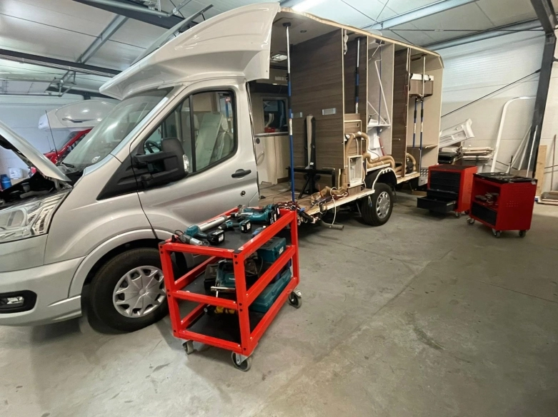 Kamper na warsztacie. Zaglądamy do serwisu taniekamperowanie.pl