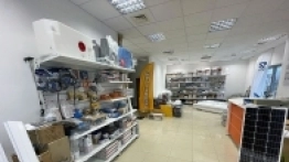 Markizy, klimatyzatory, oświetlenie, bagażniki, gas bank, panele solarne, kamery cofania, czujniki parkowania, anteny TV, okna, czujniki gazu, zewnętrzne przyłącza gazu i wody - magazyn firmy taniekamperowanie.pl jest bardzo dobrze zaopatrzony - zdjęcie 3