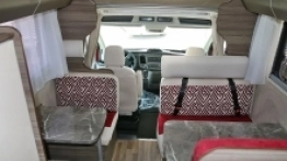 Serio Evo kamperów Rimor charakteryzuje się  dużą liczbą miejsc do spania i podróży. - zdjęcie 3