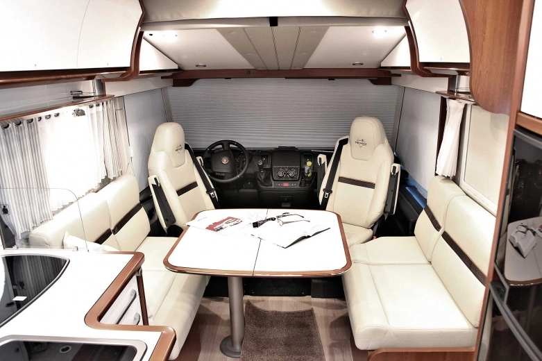 Kamper Rapido 196 w specyfikacji Distinction