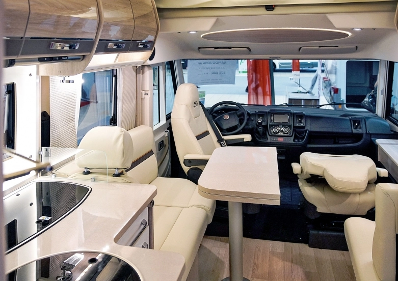 Kamper Rapido 8096 dF - luksusowo, ale rozsądnie