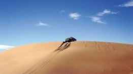 Sahara to idealne miejsce dla miłośników off-roadu - zdjęcie 1