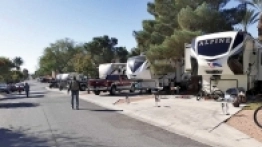 Kemping w Las Vegas. Duże parcele z podłączeniem do prądu, wody i ścieków - zdjęcie 7