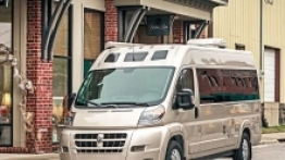 To średniej wielkości model Roadtrek Zion, który powstał na tej samej bazie, co Aktiv, czyli na Ram Promaster 2500. - zdjęcie 9