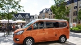 Najbardziej kompaktową propozycją ze stajni Karmann-Mobil jest krótsza odmiana Forda Transita Custom - zdjęcie 1