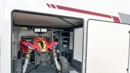 Kronos 290M to przede wszystkim gigantyczny garaż, w którym zmieści się nawet quad - zdjęcie 2