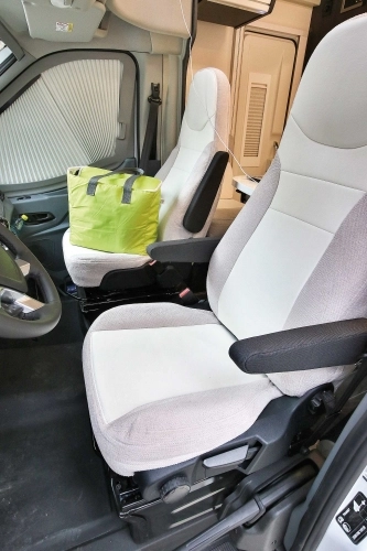 Przednie fotele są bardzo wygodne - zdjęcie 29