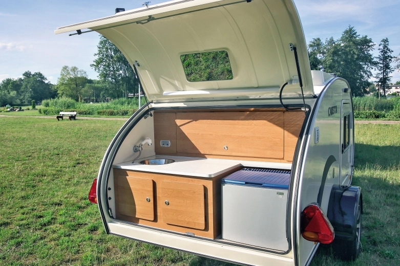 Lekka przyczepa kempingowa dla 2? Za i przeciw Caretty 1500