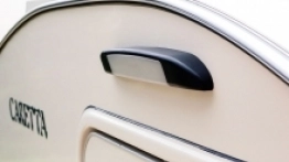 Przy wejściu z lewej strony jest zewnętrzna lampa  – idealny „komarołapacz” - zdjęcie 16