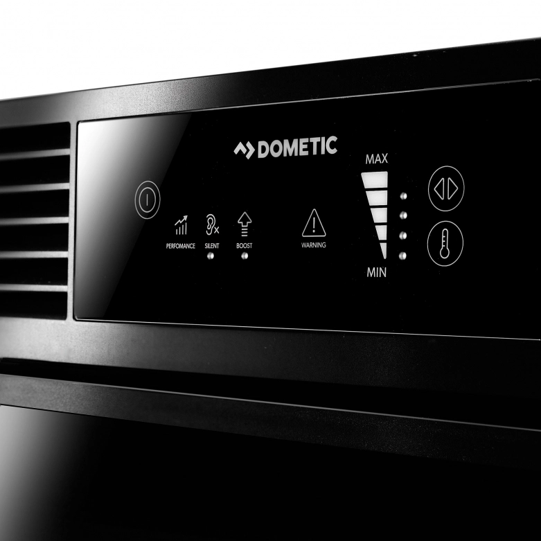 Wysokiej jakości materiały, precyzyjne uszczelnienia... – w odróżnieniu od sprzętu domowego lodówka dedykowana fanom caravaningu musi być nieczuła na ogromne wahania temperatur. Powinna satysfakcjonująco chłodzić na czas podróży kamperem w strefie zwrotnikowej, a innym razem na czas eskapady pod koło podbiegunowe. Jej komponenty (elektronika!) muszą też znieść bez szwanku minusowe temperatury, jeśli nie podróżujemy zimą - zdjęcie 6