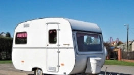 Każda zabytkowa przyczepa traktowana jest tu z należytym szacunkiem - zdjęcie 3