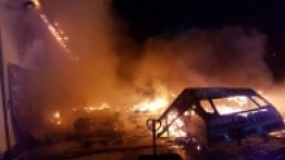 Mścice: przyczepy kempingowe w ogniu, ponad 2 mln strat [ZDJĘCIA] - zdjęcie 2