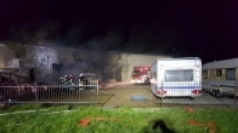 Mścice: przyczepy kempingowe w ogniu, ponad 2 mln strat [ZDJĘCIA] - zdjęcie 3