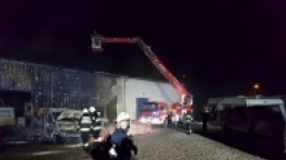 Mścice: przyczepy kempingowe w ogniu, ponad 2 mln strat [ZDJĘCIA] - zdjęcie 9