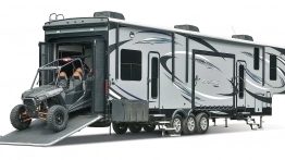 W zależności od wyboru wersji podłogowej i aranżacji przestrzeni możemy wygospodarować miejsce na przewóz ulubionego motocykla czy innego pojazdu (np. quada) - zdjęcie 9