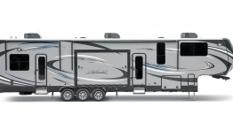 Dwie wersje Seismic Jayco 2018 różnią się nie tylko kolorystyką, ale także tym, że w jednej z nich na prawym boku mamy wysuwaną część (biały model), a w drugiej – platformę - zdjęcie 11