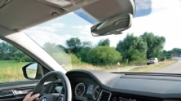 Centralny wyświetlacz pokładowych multimediów Škody Kodiaq jest prawdziwym skokiem w przyszłość, skoro samochód jest podłączony do szerokopasmowego internetu LTE - zdjęcie 2