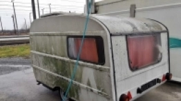 Ta sama przyczepa po wstępnym myciu aktywną pianą Eco Skan 3000 - zdjęcie 7