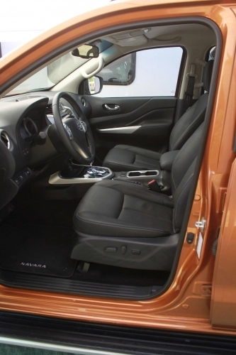 Nissan NP300 Navara dCi 190 - zdjęcie 19