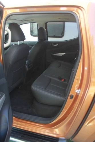 Nissan NP300 Navara dCi 190 - zdjęcie 20