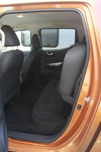 Nissan NP300 Navara dCi 190 - zdjęcie 21