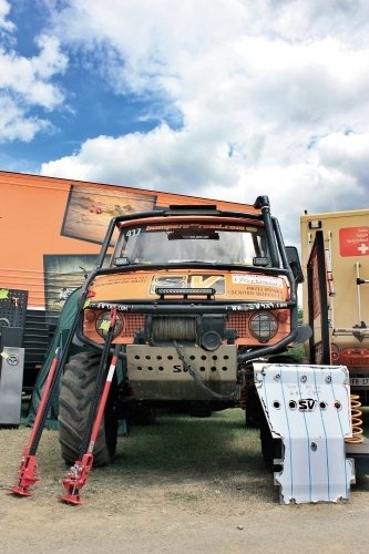 Odważny pomysł na odciążenie tylnej osi kampera