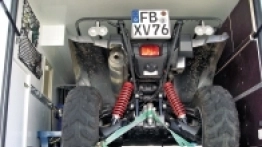 Cała sztuka polega na tym, aby tak dobrać środki, metody i systemy mocowania, żeby ładunek o dowolnym gabarycie, kształcie, przekroju, masie, plastyczności i prawidłowym rozłożeniu masy zabezpieczyć przed przemieszczaniem się względem skrzyni ładowni. Ideą unieruchamiania jest wytworzenie sił (tu przez mocowanie ukośne odciągami), skierowanych przeciwnie do sił, jakie mogą powstać podczas przemieszczania się ładunku  - zdjęcie 9