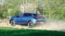 Duży prześwit pozwala na zjechanie na szutrowe drogi - zdjęcie 6