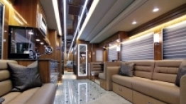 Tak wygląda wnętrze kampera, za który trzeba zapłacić 2 miliony dolarów - zdjęcie 14