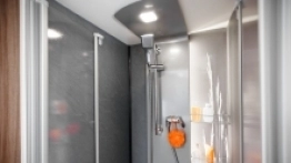 Pięciogwiazdkowa półintegra. Eura Mobil Contura 766 EF - zdjęcie 5