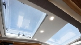 Pięciogwiazdkowa półintegra. Eura Mobil Contura 766 EF - zdjęcie 9