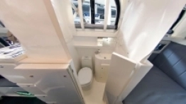 Twórcy Ramblera duży nacisk położyli na bezpieczeństwo przyszłych użytkowników pojazdu, wyposażając pojazd w... opancerzoną łazienkę. - zdjęcie 5