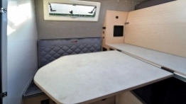 Przy stoliku zmieszczą się nawet 4 osoby  - zdjęcie 7