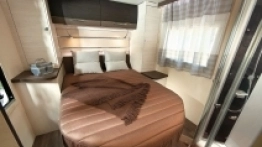 Pół-zintegrowany kamper Chausson dobrą opcją na lato i zimę. - zdjęcie 1